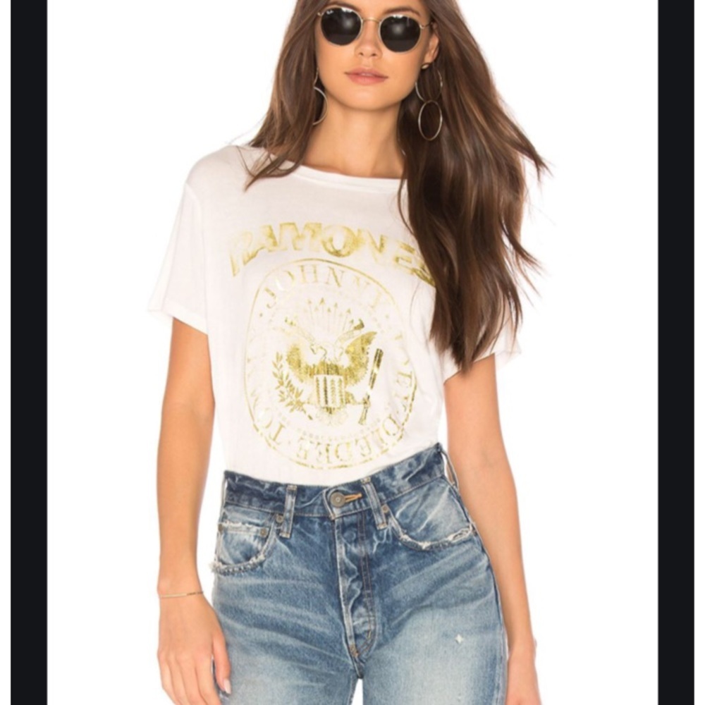 SALE HP! ⭐️DAYDREAMER Ramones  gold seal label vintage graphic tee